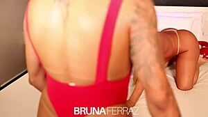 Bruna Ferraz and Nathalia Fontes Get a Christmas Turkey!