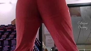 I saw this bbw ebony girl doing squats at the gym, her big ass was amazing, I couldn't stop staring