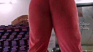 I saw this bbw ebony girl doing squats at the gym, her big ass was amazing, I couldn't stop staring