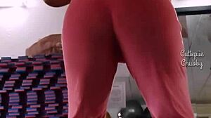 I saw this bbw ebony girl doing squats at the gym, her big ass was amazing, I couldn't stop staring