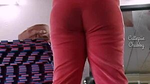 I saw this bbw ebony girl doing squats at the gym, her big ass was amazing, I couldn't stop staring