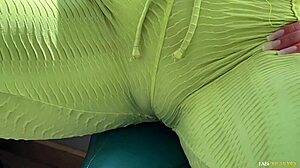 Fuckmachine Makes Me Squirt!