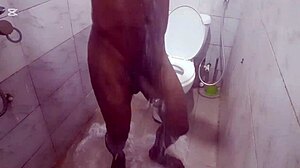 Women admire sweet pussy in homemade scene