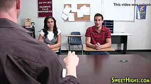 यूनिफॉर्म वाली हॉट लड़की को जोरदार चोदा और कम छोड़ा