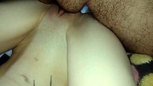 I ask my boyfriend for help to leave my vagina very wet with creampie