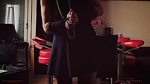 oh wow, step mommy catches stepson jerking off in bed this morning 😏