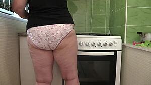 I can’t stop watching her big ass in panties. This mature housewife cleaning drives me wild!