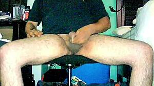 Ezsosa Flashes Her Plump Body As A Solo Exhibitionist