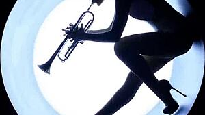 Ariana Grande Performs Focus Song