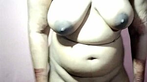 Hot Indian Girlfriend Gets Fucked at Home for the First Time.