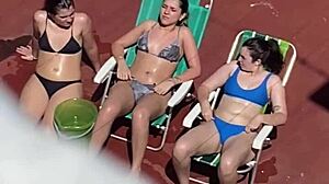 Vecinas Tomando Sol En La Terraza Parte 2