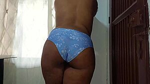 Ebony Milf Seduces with Fat Ass and Sexy Body