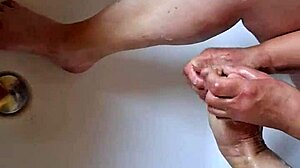 Mature Amateurs Wash Dirty Feet in Bathtub Fetish.