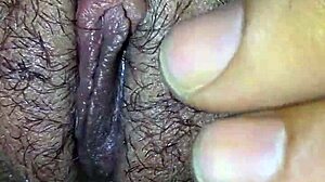 Vagabunda paints clit and masturbates close up