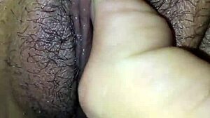 Vagabunda paints clit and masturbates close up