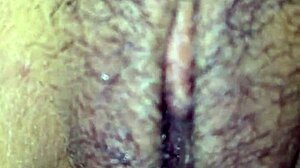 Vagabunda paints clit and masturbates close up