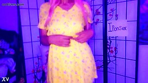 Ebony teen shows body to horny fans!