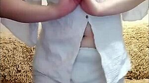 Man, watch horny Lammy Pixel strip and flaunt that gorgeous ass!