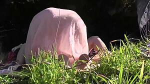 bella rossi and i masturbate with a toy outdoors