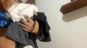 Gosto de me exibir e deixar os machos de pau duro e molhado