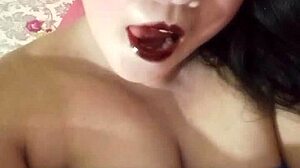 scorpiotinna shows her stockings and feet.