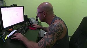 amateurs have quickie orgasms at the office