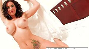 Jayden Jaymes fingers her tight pussy solo