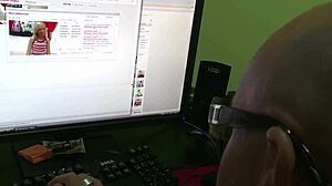 amateurs have quickie orgasms at the office