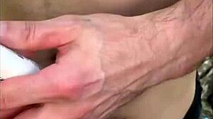 Comi Um Desconhecido Que Estava Batendo Uma Na Trilha - Free