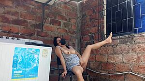 In the usa, my fat latina neighbor roleplays submissive and shows her huge natural tits and pussy under her dress in the yard