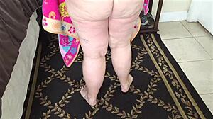 Fat ass BBW milf flashes juicy wet pussy
