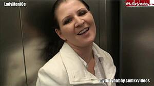 milf sucks and gets facial cumshot in car