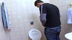 ninfeta safada pegando geral na casa da amiga agora