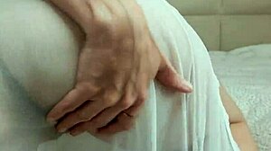 Brazilian blonde dances and twerks without panties, teasing everyone around her provocatively.