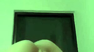 Doña Mary loves cock, her husband doesn't give it, so I fuck her.