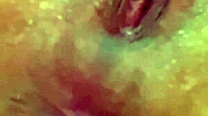 rabo rosa de novinha piscando na tela