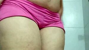 Beautiful latina amateur's curvy wet pussy shines in homemade fetish scene