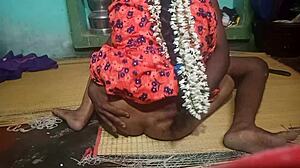 Indian Aunty Sizzles with Boyfriend in Hot Bathroom