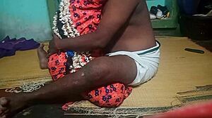 Indian Aunty Sizzles with Boyfriend in Hot Bathroom