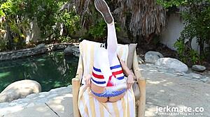 Riley Reid enjoys a relaxing solo session outdoors in the park