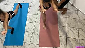 Padrastro Entrena a Sus Hijastras Adoptadas y Luego Se Las Folla