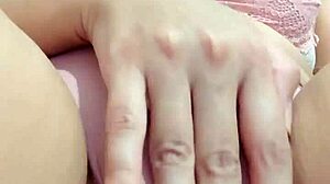 Mulher Ama Postar Cada Esfregadinha Na Buceta Que Ela D�