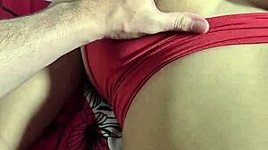 No Puedo Evitar Ver A Mi Esposa Descansando Y Masturbame Mientras La Veo!