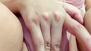 Mulher Ama Postar Cada Esfregadinha Na Buceta Que Ela D�