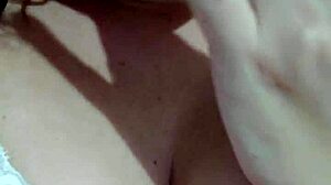 Mulher Ama Postar Cada Esfregadinha Na Buceta Que Ela D�