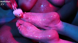 cutie piie rubs popsicle on bare feet