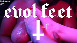 cutie piie rubs popsicle on bare feet