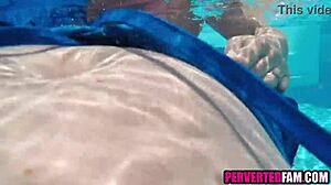 Ibu tiri digodam keras di kolam semasa sesi panas