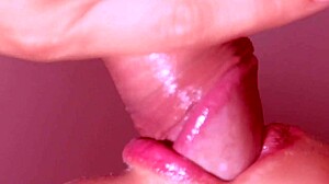 Jovencita cachonda es follada por su padrastro