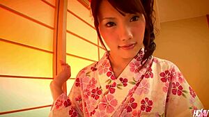 เยี่ยมเลย! เอจิฮะ คิโนชิตะ พนักงานเสิร์ฟญี่ปุ่น ให้บริการครีมพายที่ไม่เหมือนใคร!